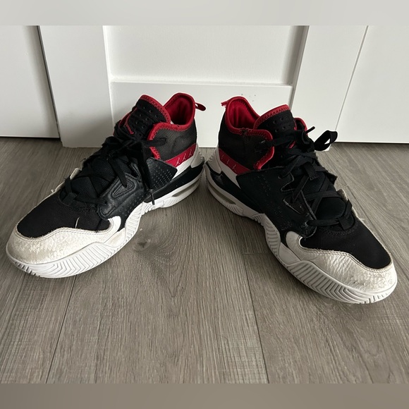 Nike Other - Air Jordan Black & Red Basketball Shoes